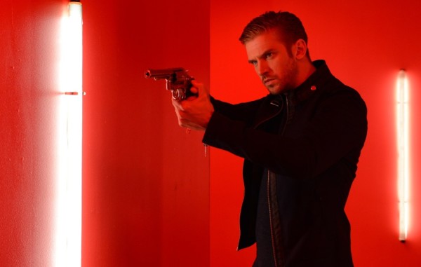 TheGuest-1